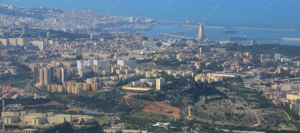 1000_F_164254945_7mH4xAA8Ajo3VJWwiaVBh2OsuA9d31A1.jpg
