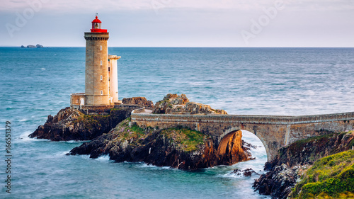Zdjęcie XXL Widok latarnia morska Phare Du Petit Minou w Plouzane, Brittany (Bretagne), Francja.