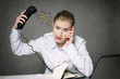 femme harcelée au téléphone femme harcelée au téléphone