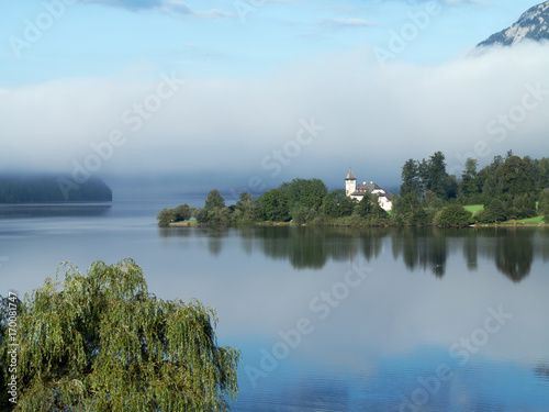 Frühnebel am Grundlsee, Steiermark