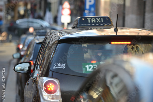 Zdjęcie XXL Taxi uber kierowca ruch drogowy ruch drogowy ruch drogowy miasto miasto samochód auto licencja