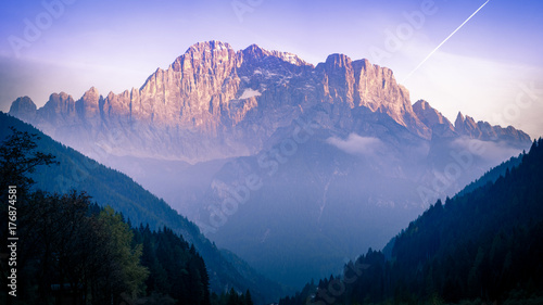 Zdjęcie XXL Dolomity we Włoszech to idealne mounainy dla miłośników wędrówek pieszych