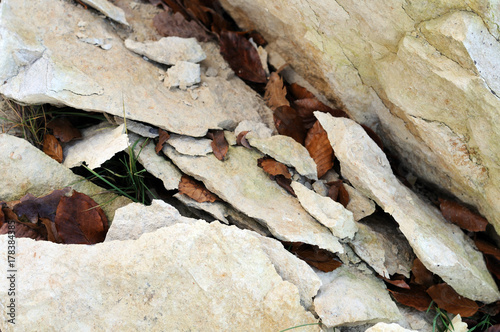 gesplitterter Kalkstein