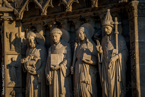 Zdjęcie XXL Notre-Dame de Paris, średniowieczna katolicka katedra na Ile de la Cite w czwartej dzielnicy Paryża we Francji.