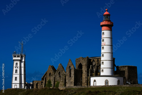 Zdjęcie XXL Pointe Saint-Mathieu z ruinami opactwa Saint-Mathieu w Fine-Terre