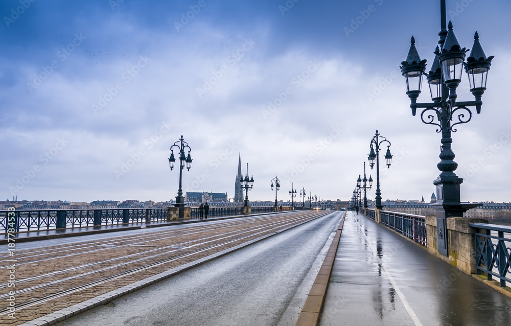 1000_F_187784533_kgiXfAy3Uk2P87B0A6O5QFHD2K5xJUct.jpg