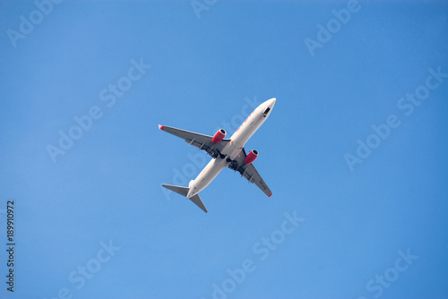 Fotoobraz na płótnie BANGKOK -JANYUARY 2018: Lion Air Low Cost Linia lotnicza ląduje na Don Mueang International Airport w dniu 19 stycznia 2018 Bangkok, Tajlandia