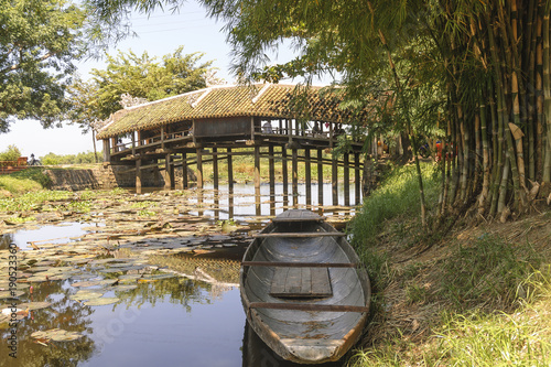 Фото: Thanh Toan, ancient Japanese bridge on the river perfume close to the city of Hue in Vietnam. Thanh Toan, ancient Japanese bridge on the river perfume close to the city of Hue in Vietnam.