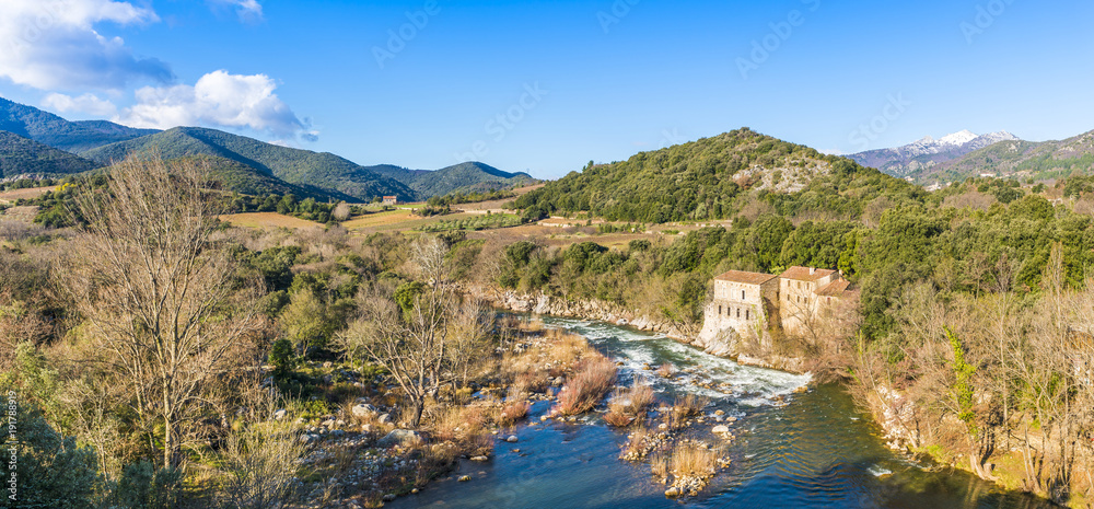 1000_F_191788919_3XK56WOGqKq5q78pGJLuqPneJbM7X64Q.jpg
