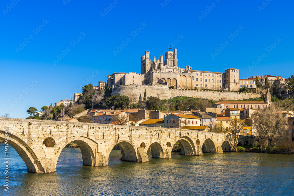 1000_F_191794380_MB372VXxnM6uFaM55hoZQspbX3fCs0h4.jpg