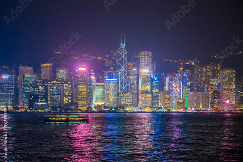 Zdjęcie XXL Widok pejzaż miejski przy nighttime, Wiktoria schronienia wyspa, Hong Kong