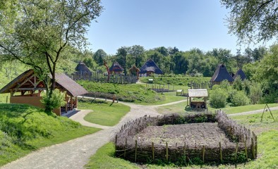 village et habitats préhistoriques