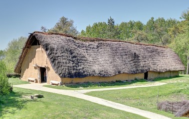 village et habitats préhistoriques