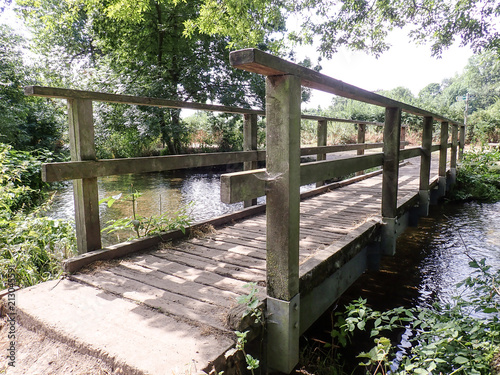 Foto obraz na płótnie canvas jednoczęściowy - Most nad rzeką szachy w rickmansworth, hertfordshire, wielka brytania