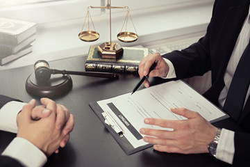 Lawyer or judge consult, meeting with client
