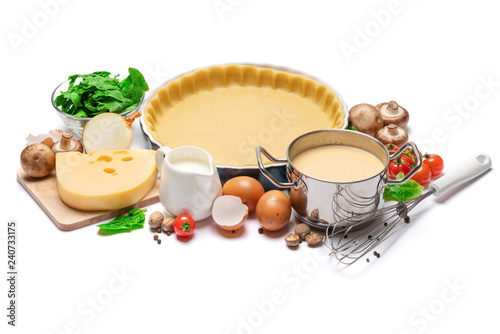 Plakat ciasto kruche do pieczenia quiche tarty w formie do pieczenia i składników