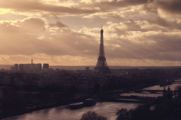 Tour Eiffel au coucher de soleil