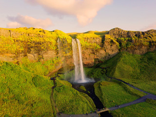Island - Schöne Wasserfälle aus der Luft
