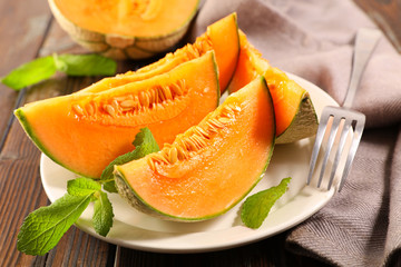 fresh melon slices