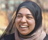 smiling muslim young woman - 160_F_3074935_nsmausXVpvJhZ6hIhvTn6zxUs4lsmx