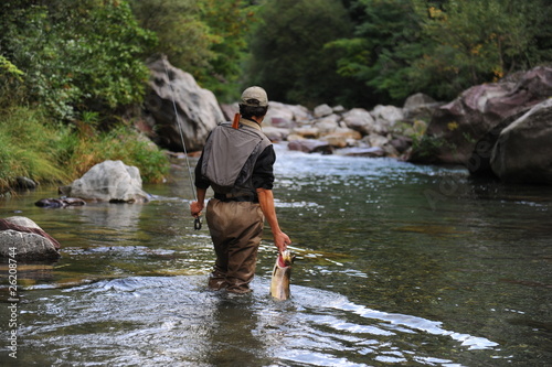 Le vaisseau pour la pêche de vidéo