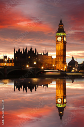 big-ben-w-godzinach-wieczornych-londyn-wielka-brytania