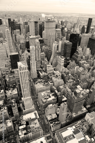 manhattan-skyline-z-new-york-city-drapaczy-chmur-w-kolorze-czarnym-i-wh