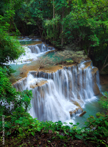 gleboka-lasowa-siklawa-kanchanaburi-tajlandia