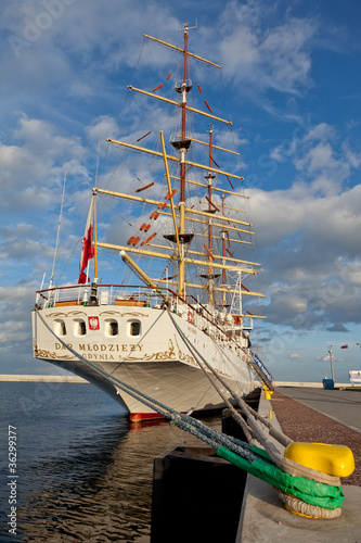 zaglowiec-w-porcie-gdynia