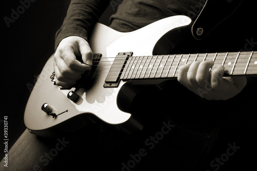Lacobel rock guitarist