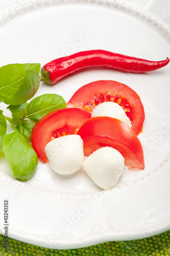 Fototapeta Mozarella, pomidory i bazylia