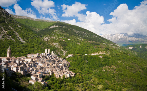 Pacentro borgo medievale, Abruzzo, Italia © defender06