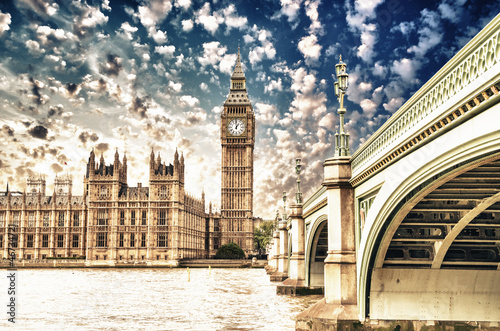 Lacobel Landscape of Big Ben and Palace of Westminster with Bridge and T