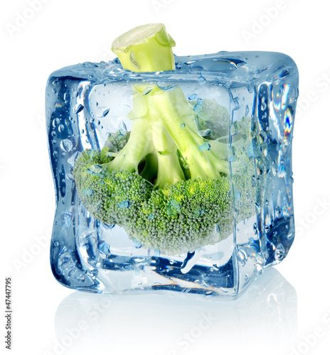 Fototapeta Broccoli in ice