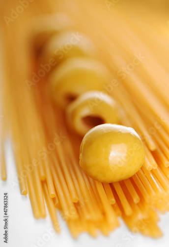 Fototapeta Spaghetti i oliwki