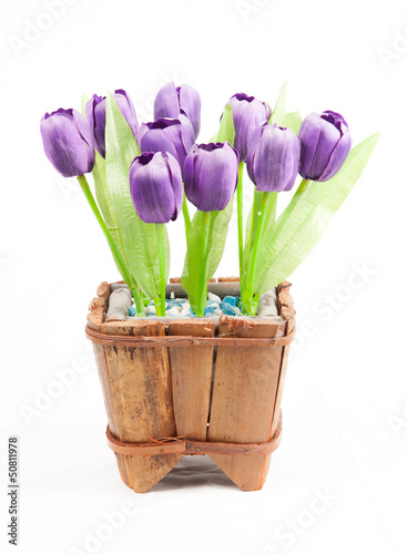 piekny-bukiet-purpurowi-tulipany-odizolowywajacy-na-wh