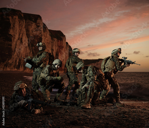 ladowanie-amerykanskich-marines-w-normandii-regro