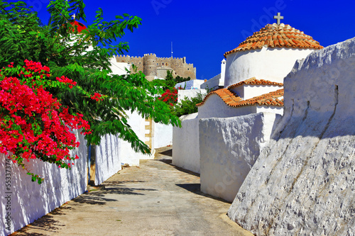 religijna-wyspa-greece-patmos-koscioly-i-klasztor