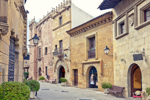 Lacobel Spanish street