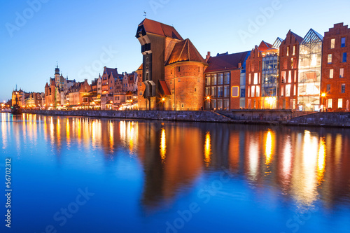 Fototapeta Old town of Gdansk with ancient crane at night, Poland