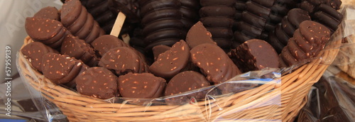 Fototapeta stecco cioccolata e nocciole