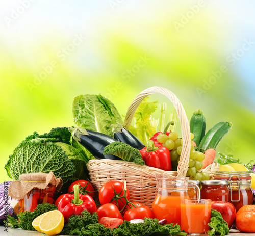 Fototapeta Balanced diet based on raw organic vegetables