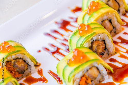  Sushi rolls