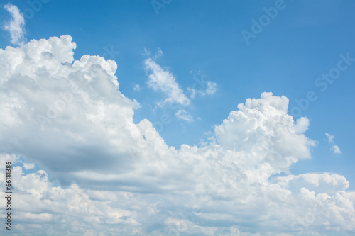  white clouds on blue sky