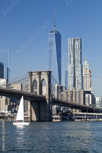 new-york-downtown-w-brooklyn-bridge