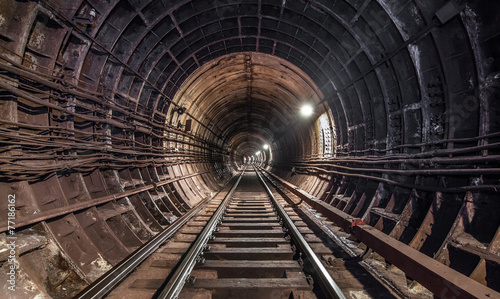 industrialny-tunel-metra-w-budowie