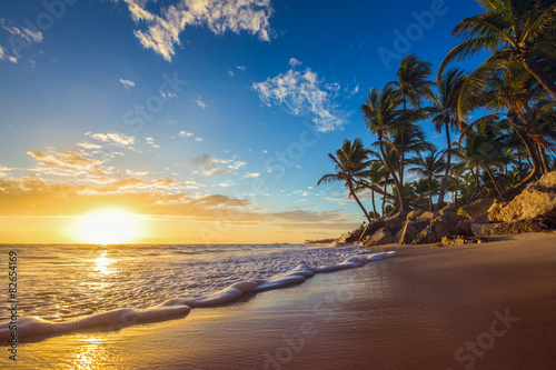 Fotografiet Landscape of paradise tropical island beach, sunrise shot