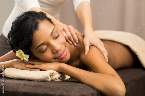Poster, Tablou Therapist doing massage