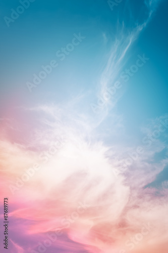 wielobarwny-cloud-abstract