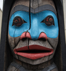 Totem pole in Duncan <b>British Columbia</b> - 240_F_89011567_D5Atk2gBp4RE5g1BUOHJ5iDJScvDRd0V